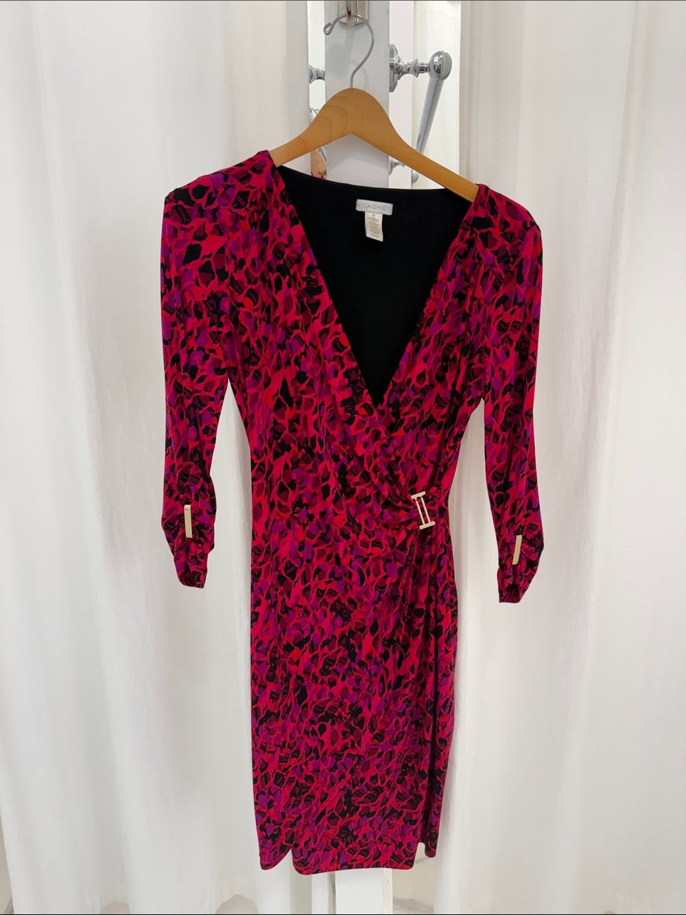 Cache size M Pink and Black Printed Long-Sleeve Wrap Dress